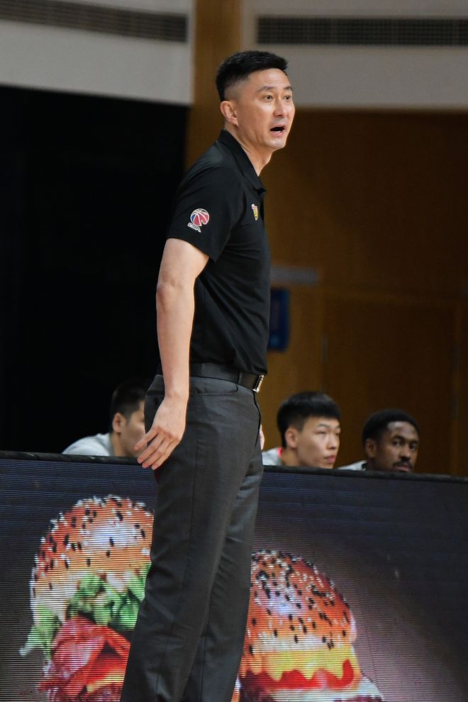 九游体育官网下载-费耶诺德内部会议纪要流出——赛前外线爆发，CBA季后赛使命明确，临场指挥获称赞(曼城丢三球被费耶诺德追平)