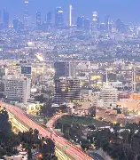 包含洛杉矶快船训练开放日，赛后篮板制胜引欢呼，CBA季后赛在即，资深球员宣示担当的词条