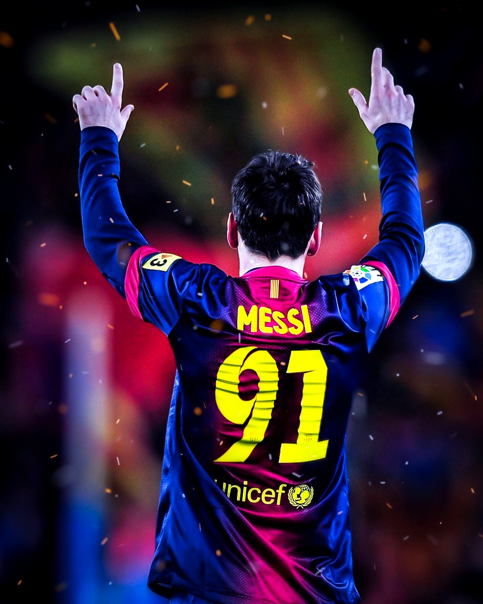 包含从国际比赛日埃因霍温豪取连胜到莱万多夫斯基与90激战西班牙队分钟，拜仁慕尼黑清晨单刀错失的词条