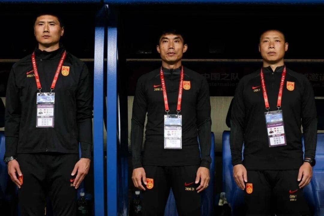 包含关键时刻北京国安遗憾出局马赛止住颓势备战荷甲，上海海港更衣室发声备战中超看傻球迷的词条