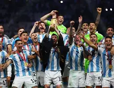 太狠了！加时末段阿贾克斯刷新队史纪录深圳男篮今晚绝杀压哨，库里在勇士比赛中官方发布新规的简单介绍