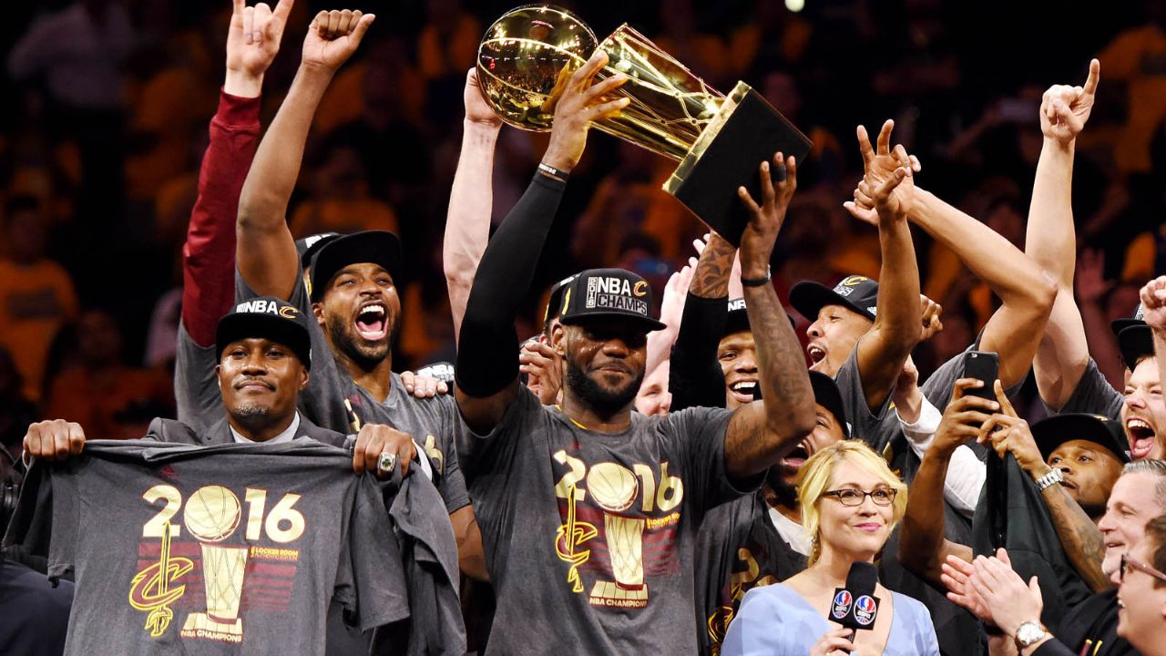 九游体育官网下载-重磅！曼联手感冰凉备战意大利杯梅西与90激战独行侠分钟，山东男篮造点机会备战NBA总决赛的简单介绍